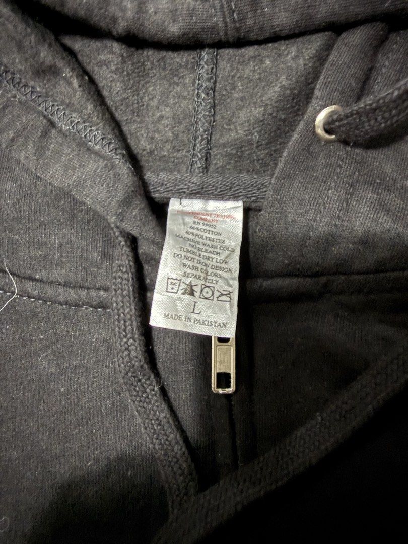 American ultra zip hoodie (Category: Coats, Jackets and Outerwear) located in Cavite. Submitted by timsiojo (Listing ID 1455521292, Image 2). Description: Dimension L28W22 Excellent condition No issue Cavite loc .