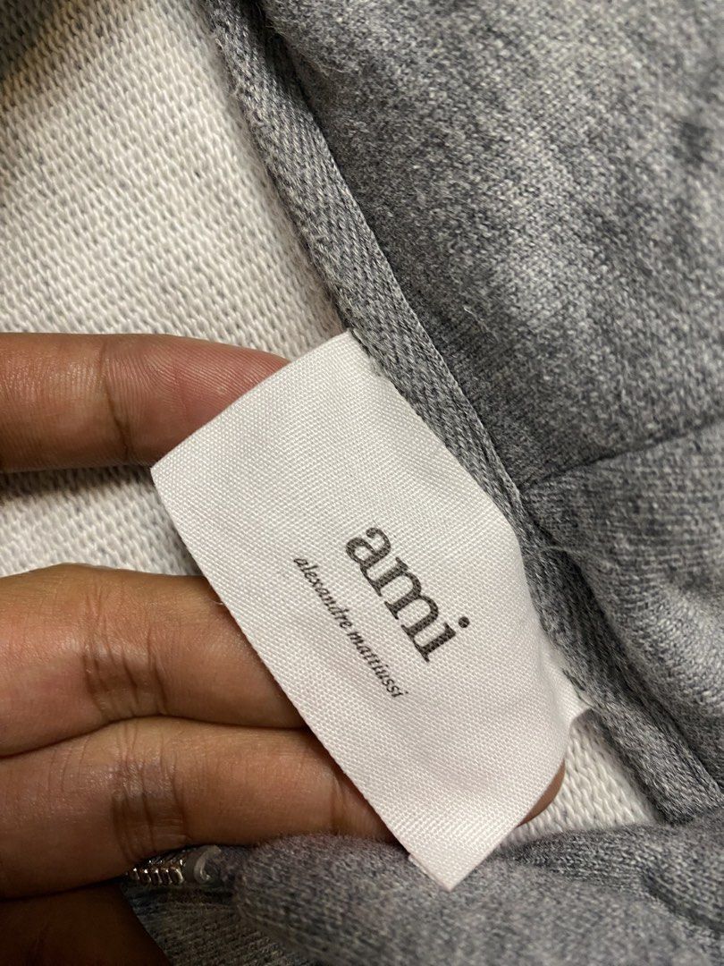 AMI (Category: Hoodies) located in Cebu City. Submitted by cjakosalem02 (Listing ID 1455654511, Image 3). Description: .
