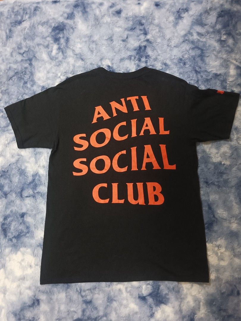 ASSC x Undefeated Paranoid Size : medium 20.5 x 29 (Category: Activewear) located in Quezon City. Submitted by yusoresryan (Listing ID 1455512148, Image 2). Description: ASSC x Undefeated Paranoid Size : medium 20.5 x 29 Excellent condition Like new.