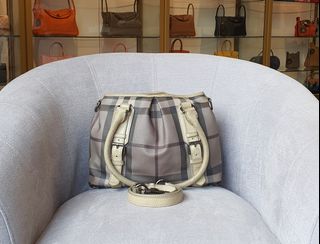 (Category: ) located in . Submitted by luxurydesignerbrands (Listing ID 1455568912, Image 1). Description: .