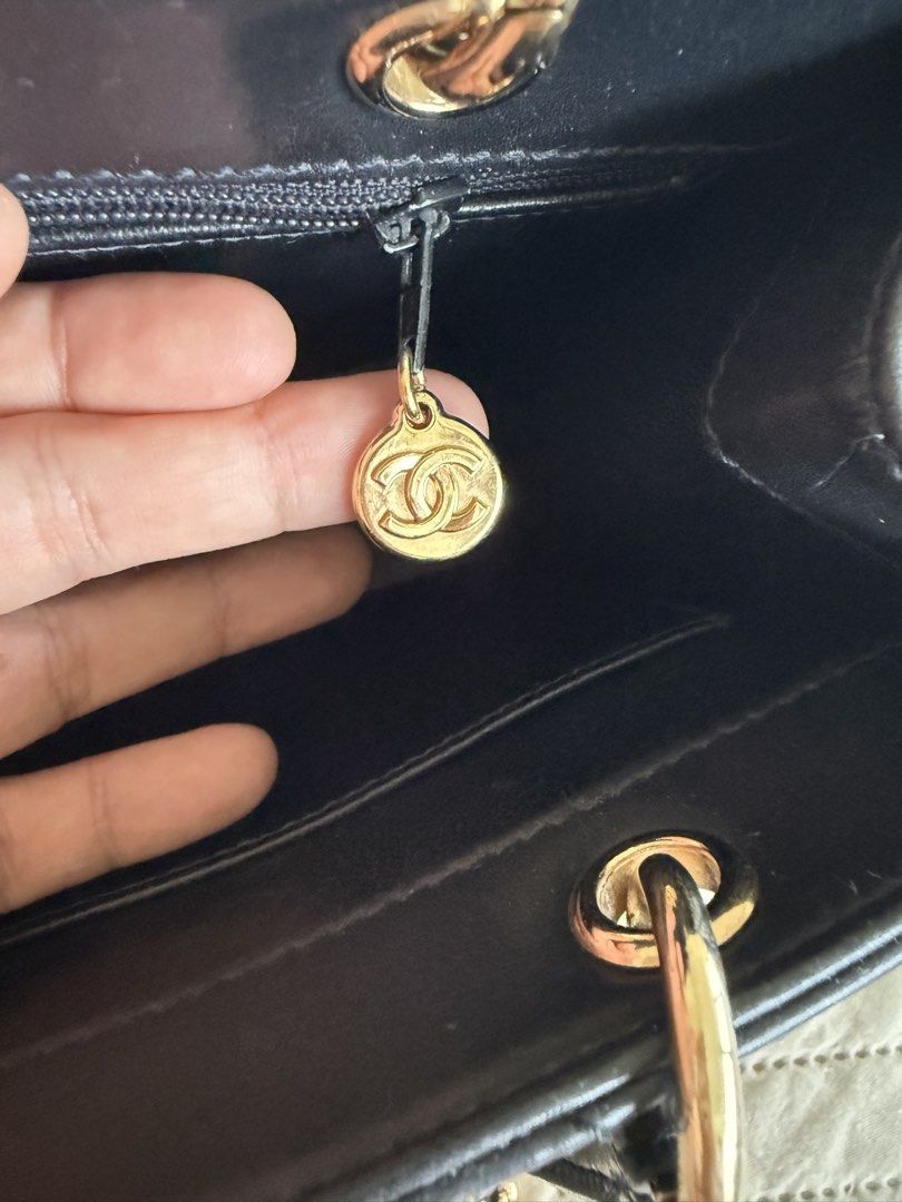 Authentic Chanel Small Tote Bag (Generic Strap Only) (Category: Luxury Bags & Wallets) located in Calamba. Submitted by mom2girls (Listing ID 1455512490, Image 3). Description: Nothing to explain. No inclusions other than the generic strap. Holo intact, but no authenticity card available. SF c/o BUYER and via LBC only kasi yun lang ang malapit sa amin. So best to get multiple items para sulit shipping fee at gas ko to the mall. You may book your 