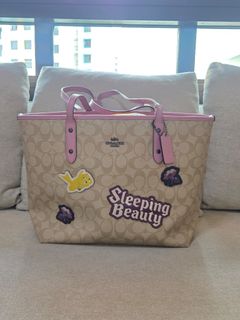 (Category: ) located in . Submitted by sacashop.sg (Listing ID 1455506155, Image 1). Description: .