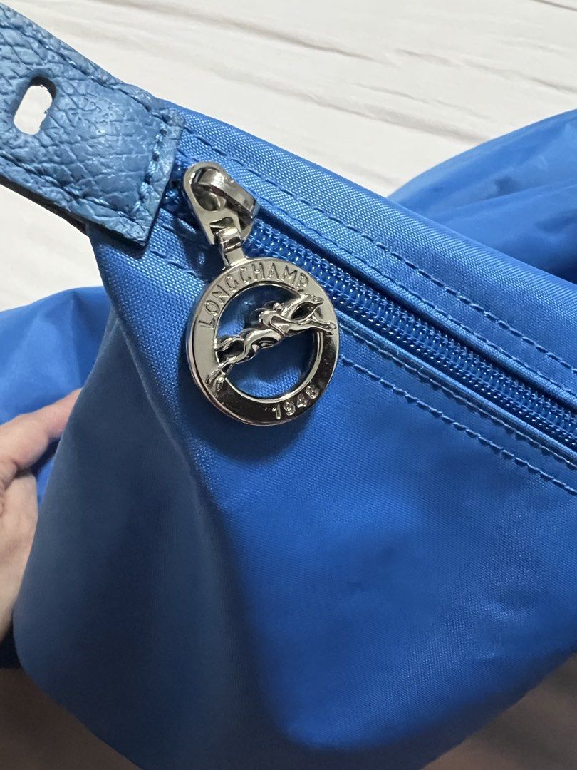 Authentic Longchamp Travel size (Category: Tote Bags) located in Cavite. Submitted by corp22 (Listing ID 1455627473, Image 2). Description: Extra Large Longchamp, very good for travel use and very spacious. From Paris.