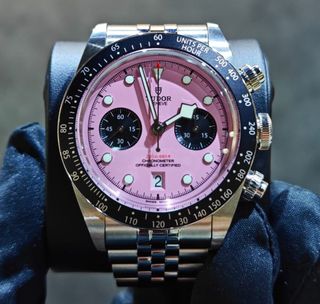 (Category: ) located in . Submitted by luxfashionz (Listing ID 1455585131, Image 1). Description: .
