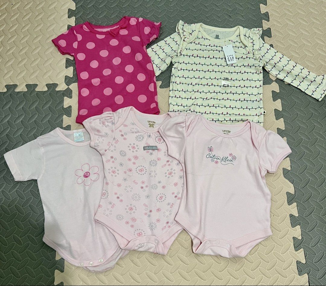 Baby Girl 6-12mos Bundle (Category: Babies & Kids Fashion) located in Amadeo. Submitted by mavmadel (Listing ID 1455570809, Image 2). Description: Personal Preloved For your baby Girl -6to9 mos on tag -can fit up to 12mos -like new condition, some was new but washed -branded (CK, h&m, Gap, circo, gymboree, gingersnap) Super good deals! 1400 pesos.
