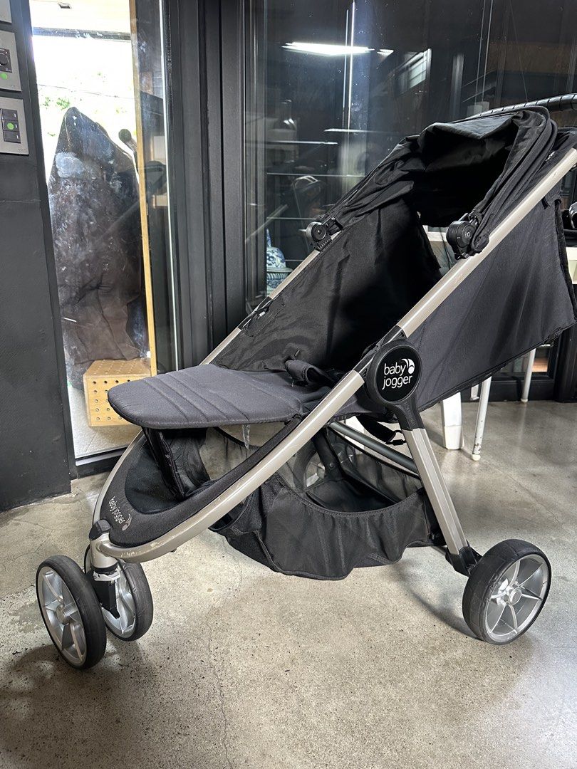 Baby Jogger City Mini 2 (Category: Strollers) located in Paranaque City. Submitted by chinoroque (Listing ID 1455648295, Image 3). Description: Baby Jogger City Mini 2 — ₱20,000 Take-All For sale: Baby Jogger City Mini 2 stroller with Baby Jogger infant car seat and car seat base. * City Mini 2 stroller * Infant car seat * Car seat base * Storage basket Condition: Very good, well maintained and fully functional Price: ₱20,000 for the complete set