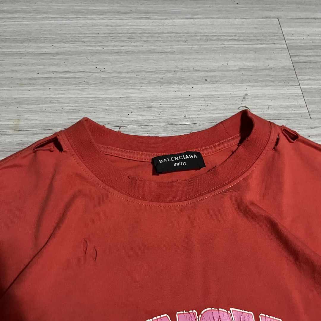 BALENCIAGA DISTRESS (Category: Luxury Apparel) located in Iloilo. Submitted by thrift2cali (Listing ID 1455670990, Image 3). Description: ITEM NAME: BALENCIAGA DISTRESS DIMES: 22 / 28 SIZE: LARGE CONDITION: VGOOD ISSUE: SLIGHT CRCKS SA PRINT COLOR RATE: 9.7 / 10 ₱ PM COLOR MAY VARY DUE TO LIGHTING - ADD SF OUTSIDE ILL CITY!.