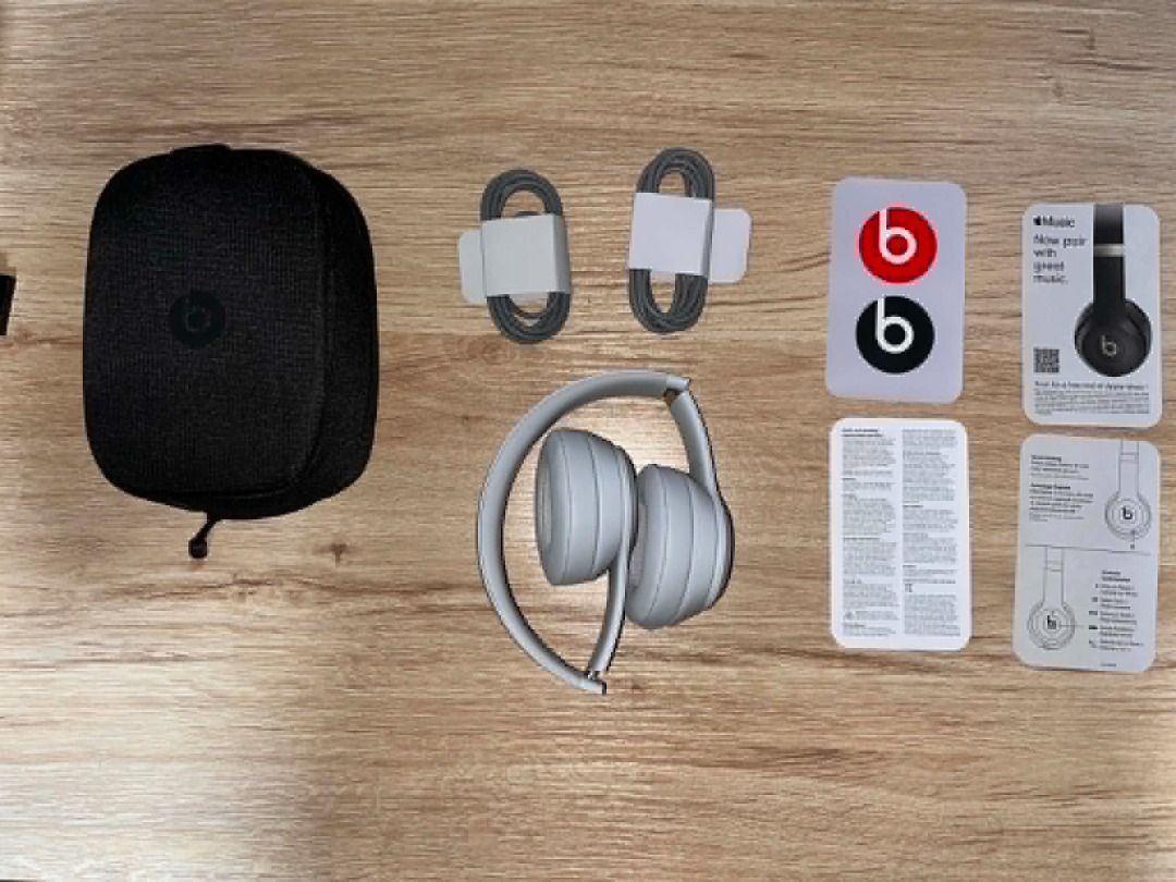 Beats Solo 4 Drenched Gray (Category: Headphones & Headsets) located in Taguig. Submitted by elleserran (Listing ID 1455612505, Image 2). Description: Used only once. In great condition. RFS: I already own a pair of headphones. This was gifted to me. .