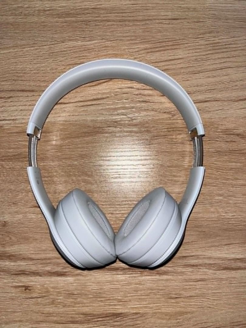 Beats Solo 4 Drenched Gray (Category: Headphones & Headsets) located in Taguig. Submitted by elleserran (Listing ID 1455612505, Image 3). Description: Used only once. In great condition. RFS: I already own a pair of headphones. This was gifted to me. .