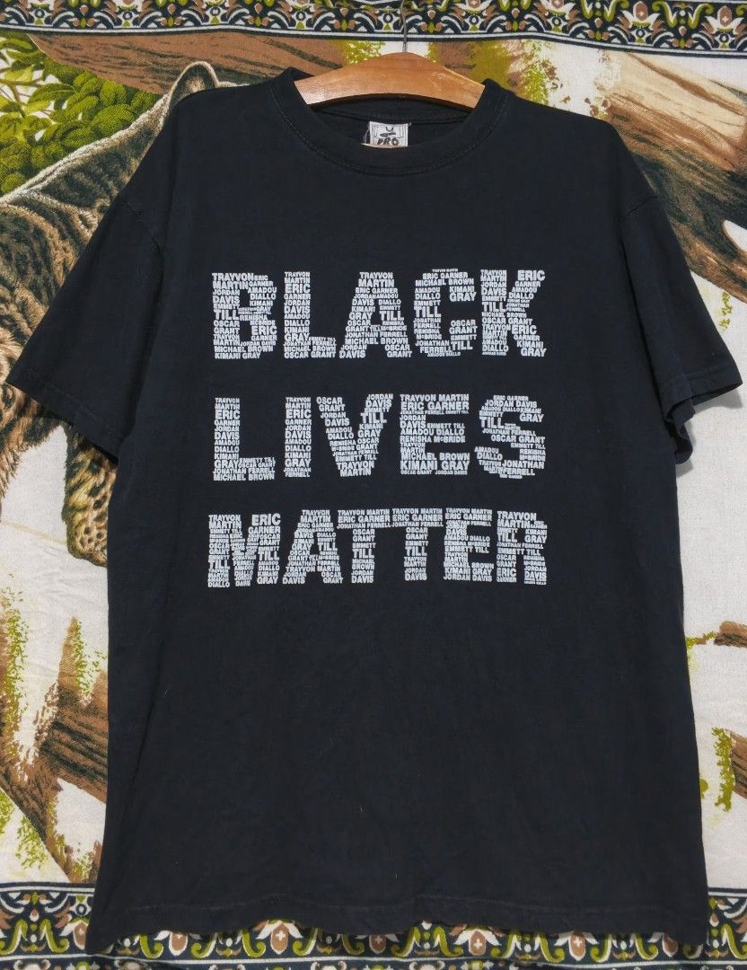 black lives matter t-shirt (Category: Coats, Jackets and Outerwear) located in San Pedro. Submitted by bemyremedd (Listing ID 1455567789, Image 1). Description: size large 22 width 29 length 10/10 color rate 100%Cotton Algodon good as new.