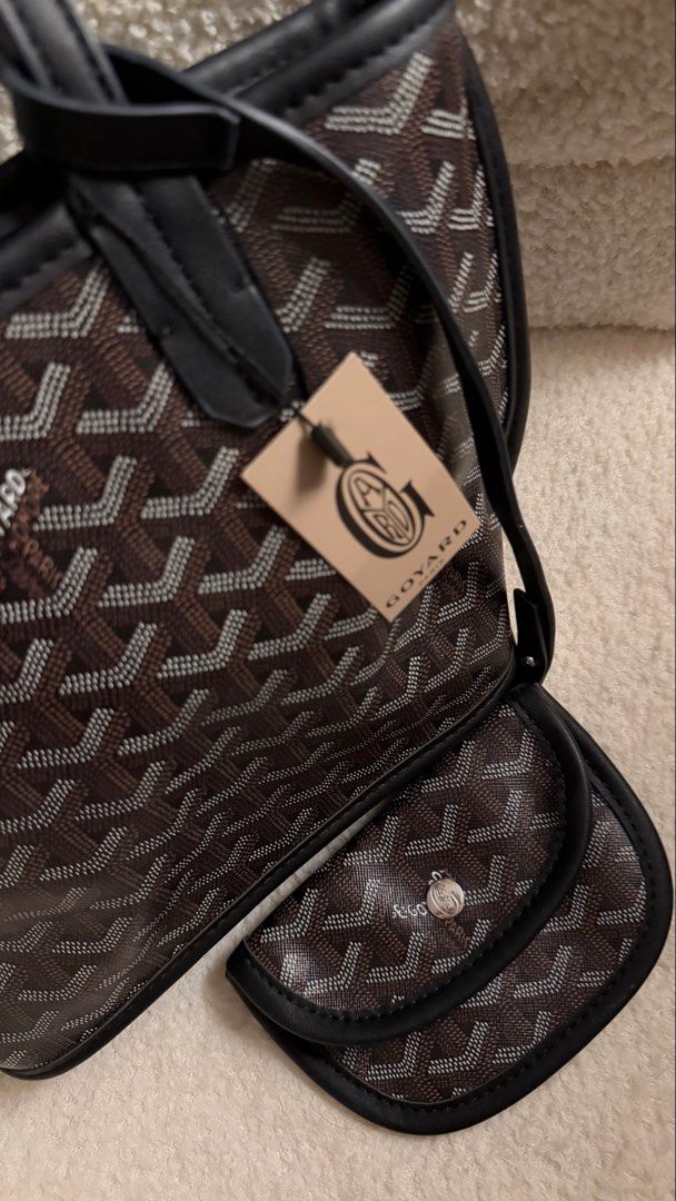Black Mini Goyard Tote Bag (Category: Luxury Bags & Wallets) located in Manila. Submitted by fashion.x_97 (Listing ID 1455629725, Image 3). Description: - Includes matching coin pouch .