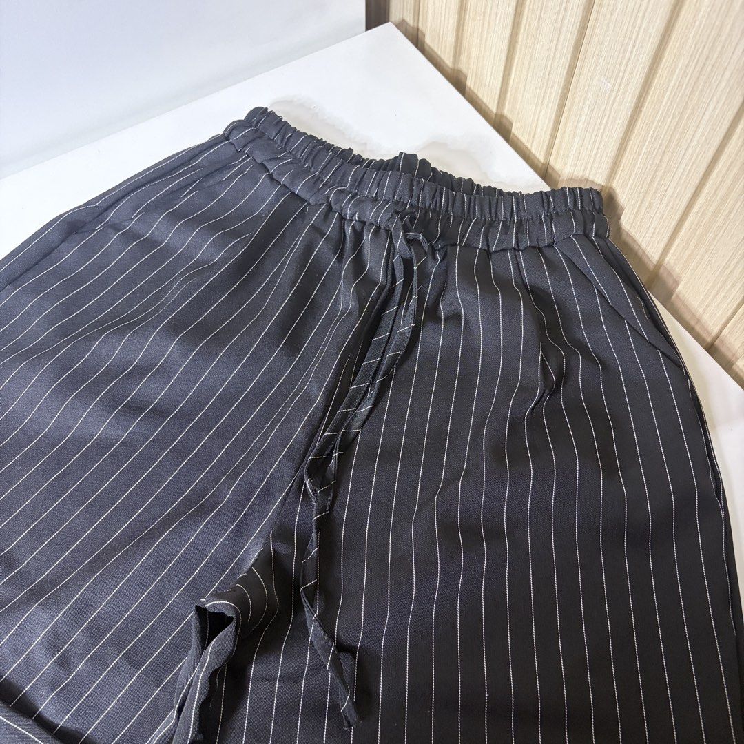 Black Pinstripe Wide-leg Trousers (Category: Other Bottoms) located in Baguio. Submitted by closetdropsbgo (Listing ID 1455621985, Image 3). Description: .