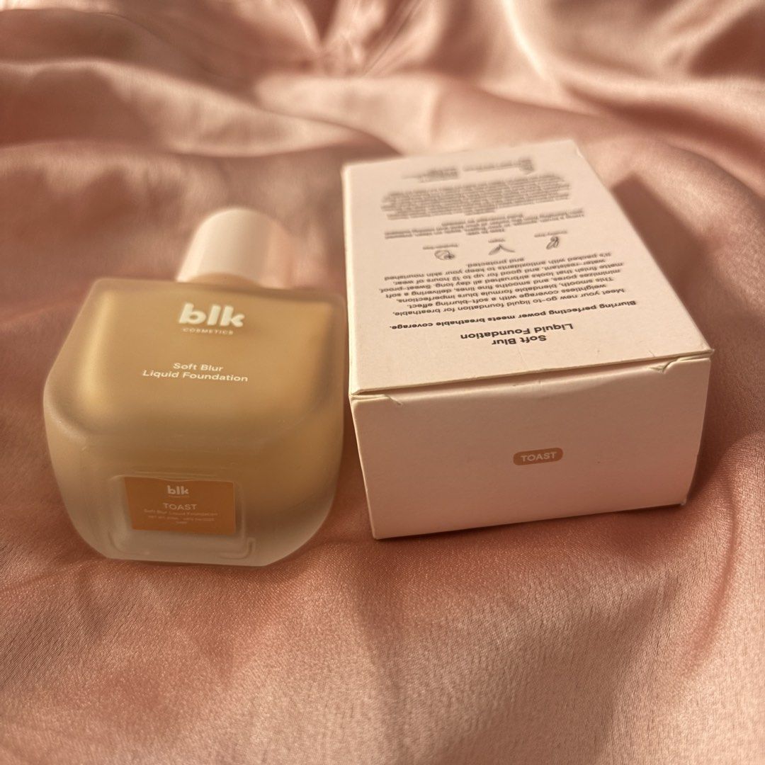 blk cosmetics Soft Blur Liquid Foundation in Toast (Category: Makeup) located in Rizal. Submitted by maleya_c (Listing ID 1455638570, Image 3). Description: - Shade: Toast - Features: Soft-focus blur, breathable coverage - Brand new with original box - Original price: ₱650 - Shipping: J&T and Lalamove only - MOP: BPI, Gcash, GoTyme, Security Bank, Union Bank - RFS: Declutterring. Impulse purchase. .