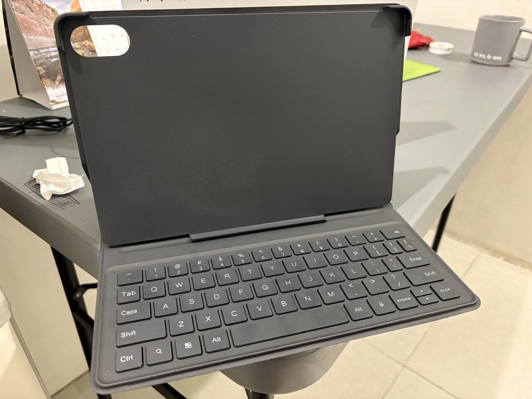 Bluetooth Keyboard Case for Honor Pad (Category: Cases & Sleeves) located in Cainta. Submitted by bloomeveryday (Listing ID 1455674428, Image 1). Description: Never been used, just tested with my Honor Pad x8b to ensure that it’s functional Includes original packaging Bought on August 4, 2026.
