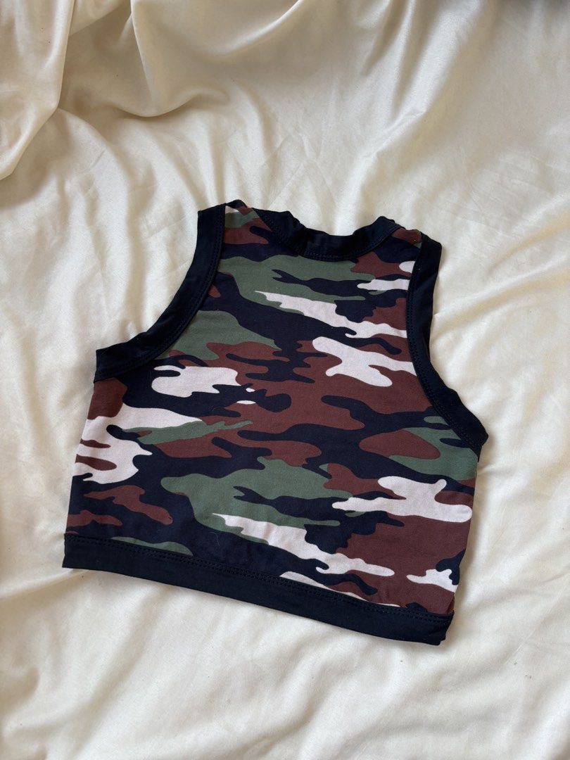 Camouflage Print Sleeveless Crop Top (Category: Sleeveless) located in Cebu City. Submitted by archivefinds (Listing ID 1455550703, Image 1). Description: never used.