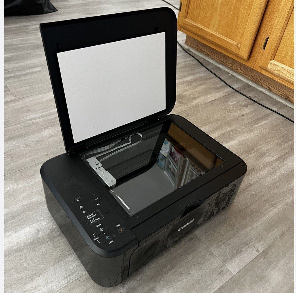 Canon PIXMA All-in-One Printer Scanner Copier （分類：打印機及影印機）位於 Hong Kong。 由 wkzjfw75wj 提交（商品編號 1455529851，圖片 1）。簡介： Canon PIXMA printer. It's an all-in-one device, so it prints, scans, and copies. Black colour. Ready for a new home. Works well.。