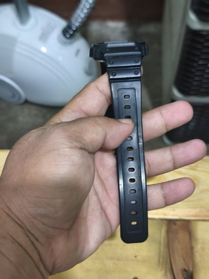 CASIO G-SHOCK DW-5600RL-1DR (Category: Men's Watches) located in Cabuyao City. Submitted by 5paws (Listing ID 1455570156, Image 2). Description: CASIO G-SHOCK DW-5600RL-1DR 💰 Price: ₱4,900 Negotiable For sale: Casio G-SHOCK DW-5600RL-1DR, classic 5600 square design with the original G-SHOCK color accents. Condition: Very good / well maintained Complete with original box 100% working Normal signs of use only. Please check actual photos for condit