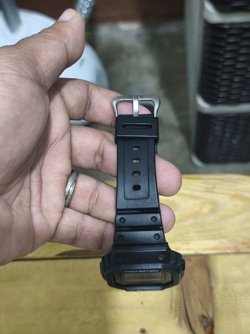 CASIO G-SHOCK DW-5600RL-1DR (Category: Men's Watches) located in Cabuyao City. Submitted by 5paws (Listing ID 1455570156, Image 3). Description: CASIO G-SHOCK DW-5600RL-1DR 💰 Price: ₱4,900 Negotiable For sale: Casio G-SHOCK DW-5600RL-1DR, classic 5600 square design with the original G-SHOCK color accents. Condition: Very good / well maintained Complete with original box 100% working Normal signs of use only. Please check actual photos for condit