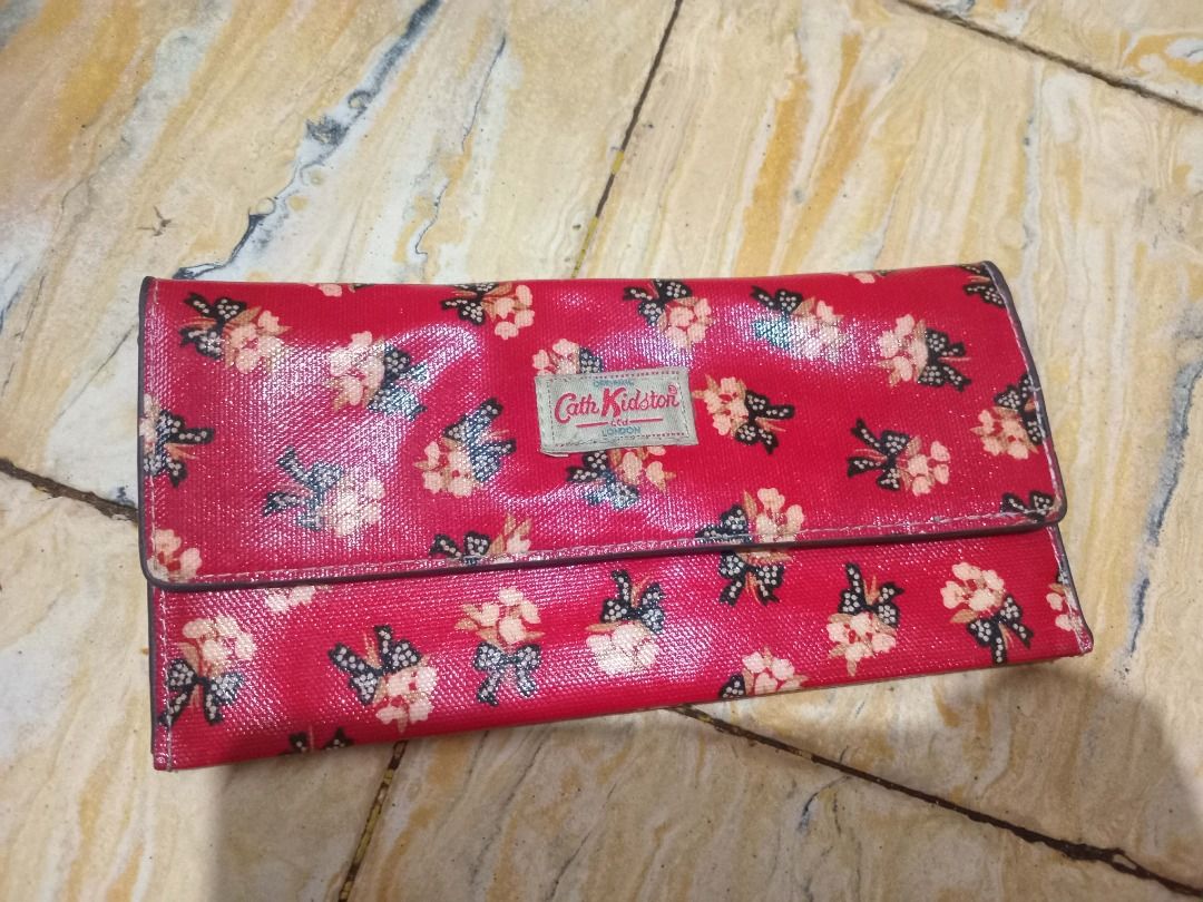Cath Kidston Long Wallet (Category: Wallets & Card Holders) located in Cavite. Submitted by calix0613 (Listing ID 1455529266, Image 1). Description: .