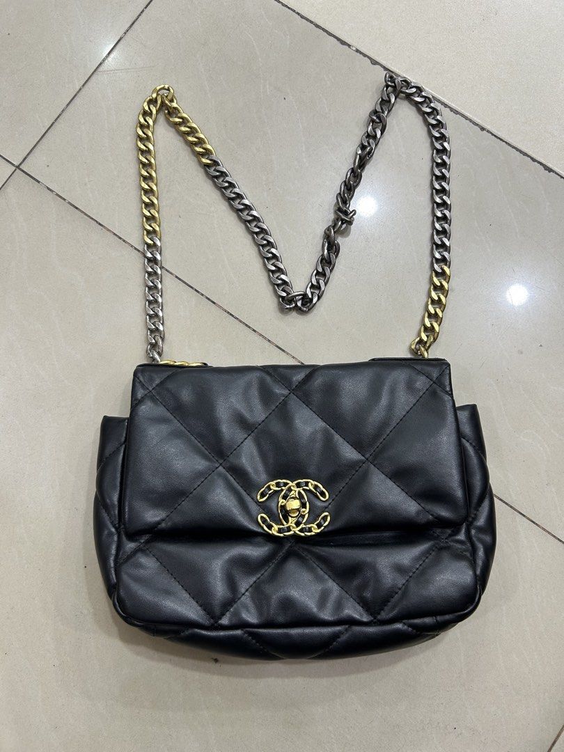 Chanel 19 Flap (Category: Luxury Bags & Wallets) located in Bacolod City. Submitted by fyceee (Listing ID 1455585978, Image 1). Description: Chanel 19 Flap Bag - Good Condition - No Flaws - Price 📩📩📩 𝟭𝘀𝘁 𝘁𝗼 𝗽𝗮𝘆 𝗴𝗲𝘁𝘀 𝘁𝗵𝗲 𝗶𝘁𝗲𝗺 𝗣𝗮𝘆𝗺𝗲𝗻𝘁 Method: Gcash/Go Tyme Bank/BPI🧾 𝗦𝗵𝗶𝗽𝗽𝗶𝗻𝗴: J&T Express | Maxim 𝗟𝗼𝗰𝗮𝘁𝗶𝗼𝗻: Negros Occidental, 6100 📍.