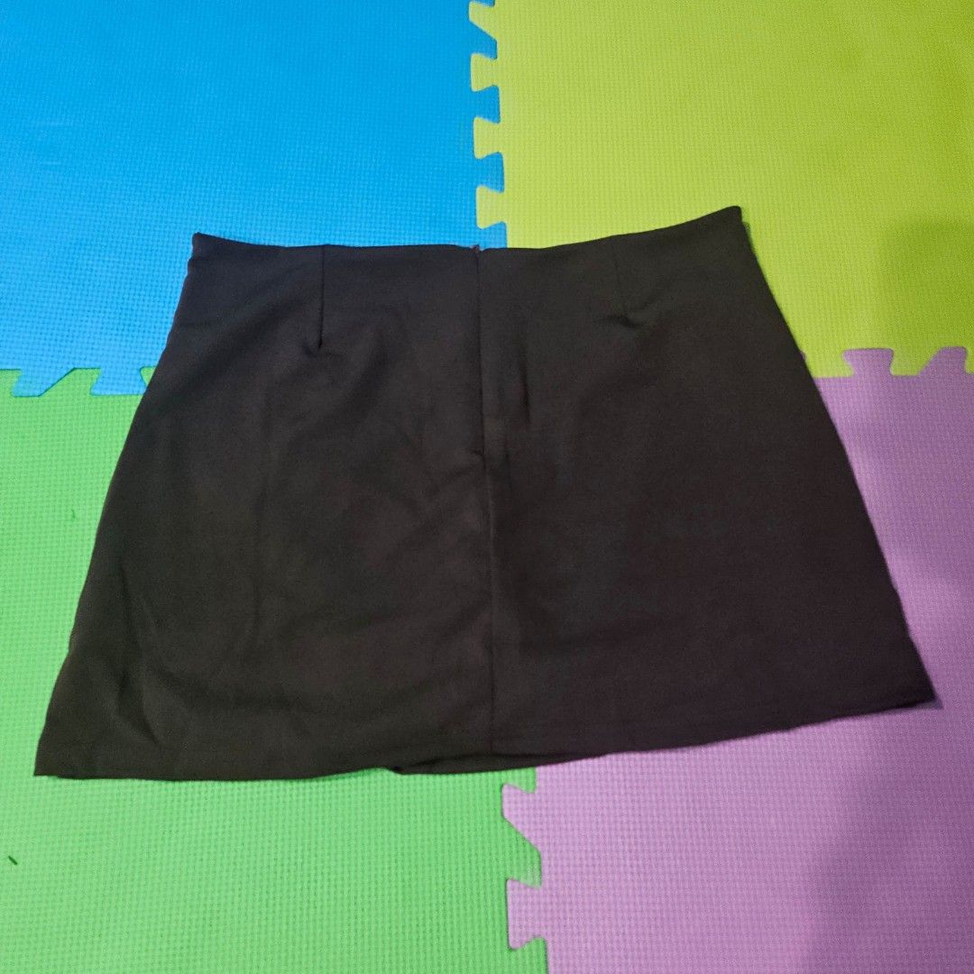 Choco Brown Skort Benlai (Category: Skirts) located in Quezon City. Submitted by arydeclutters (Listing ID 1455604993, Image 3). Description: RFS: need funds and decluttering LAST PRICE POSTED!! QC area MOP: GCash, Maya, GoTyme MOD: JNT, Lalamove, LBC ONLY SF shouldered by buyer.