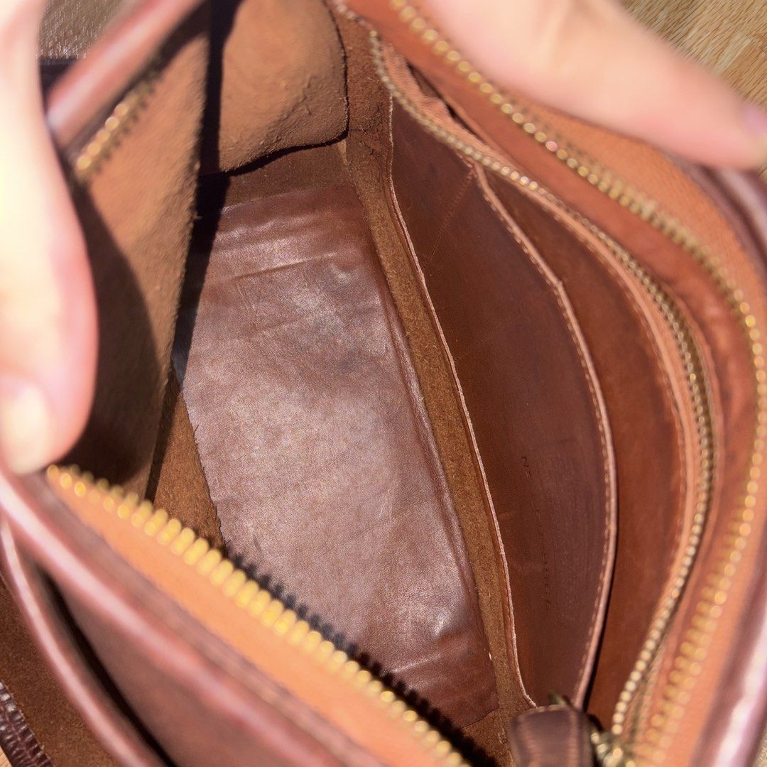 Coach Legacy Bag (Category: Luxury Bags & Wallets) located in Caloocan City. Submitted by mehina (Listing ID 1455537413, Image 3). Description: Last price posted need funds.