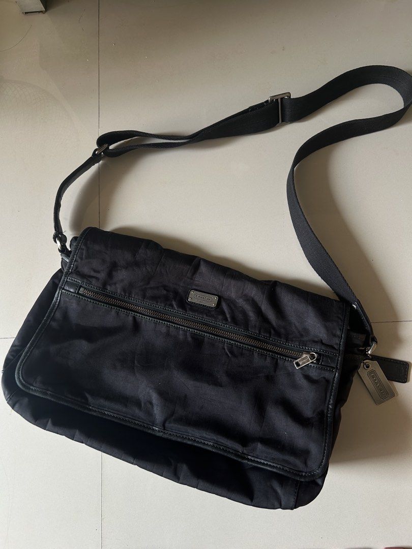 Coach Nylon Messenger Bag (Category: Luxury Bags & Wallets) located in General Santos City (Dadiangas). Submitted by taxmasumoto (Listing ID 1455565966, Image 1). Description: Excellent condition Need wash only.
