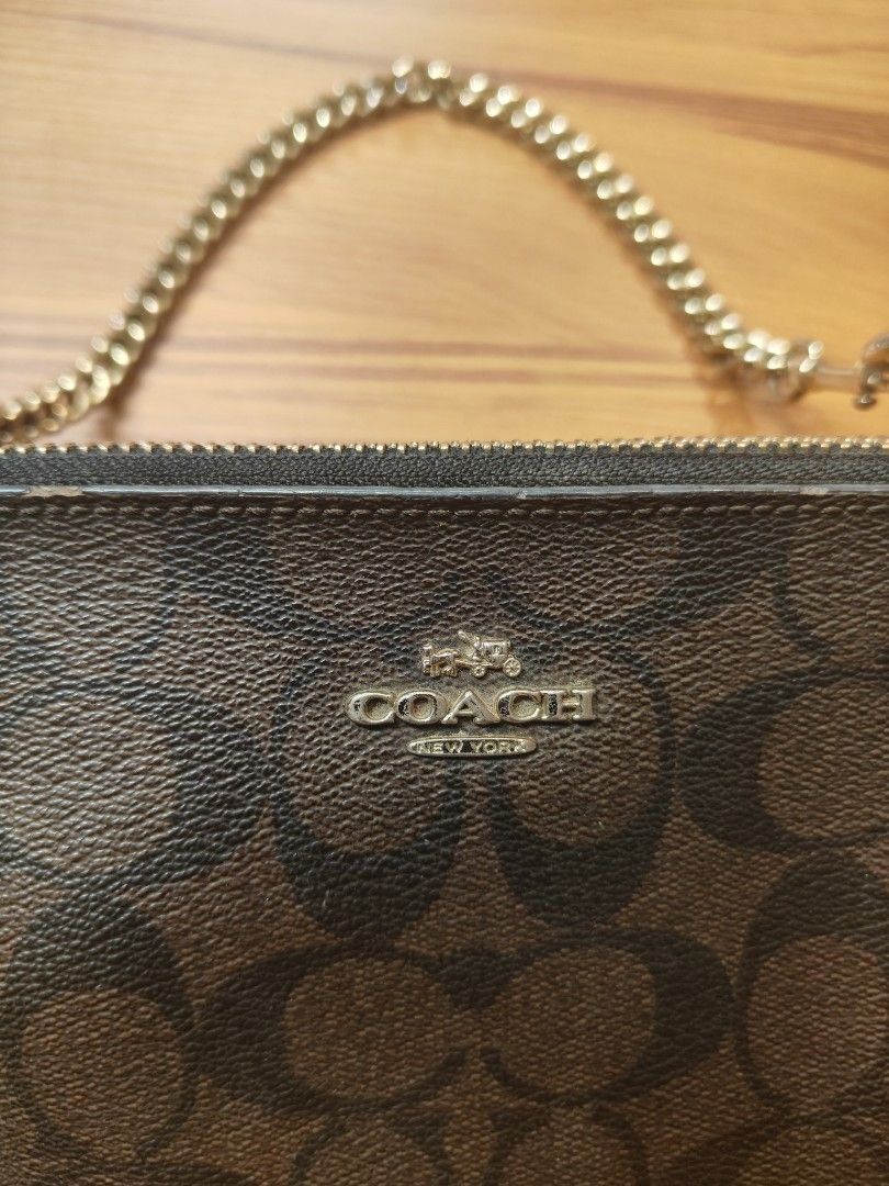 coach wrislet/kili bag (Category: Luxury Bags & Wallets) located in Naga. Submitted by aisa_tiny (Listing ID 1455528419, Image 2). Description: made in myanmar but bought in Singapore.