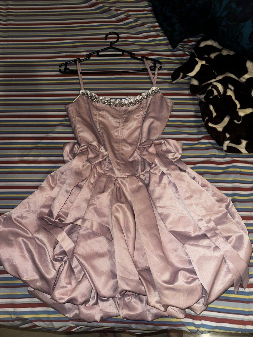 COQUETTE DRESS BUBBLE SKIRT (Category: Dresses) located in Makati City. Submitted by alyyybtsta (Listing ID 1455592680, Image 3). Description: COQUETTE BIRTHDAY DRESS WITH BUBBLE SKIRT USED ONLY TWICE .
