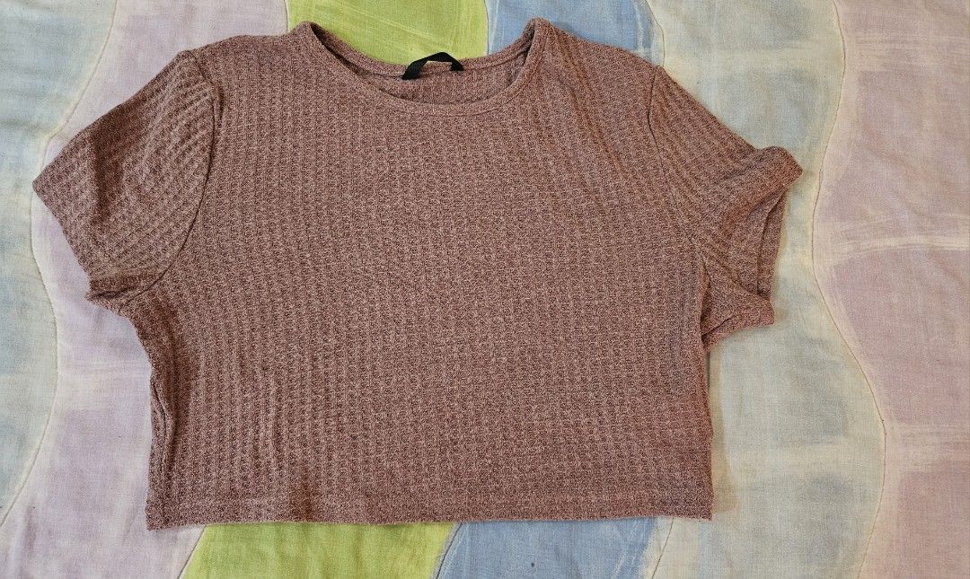 Crop top bundle SHEIN, LOVITO, DAZY with Freebie (Category: Shirts) located in Davao. Submitted by bvxbmvn (Listing ID 1455566342, Image 2). Description: Crop top bundle, 5 pieces fashionable tops last price posted sold as Bundle only Sizes respectively: 17 x 14 in (mauve) 17 x 15 in (pattern) 17 x 15 in (stripes) 15 x 14 in (black) 18 x 15.5 in (red/white) Best fit small-medium All shirts are stretchy, but thin fabrics so although some states Me