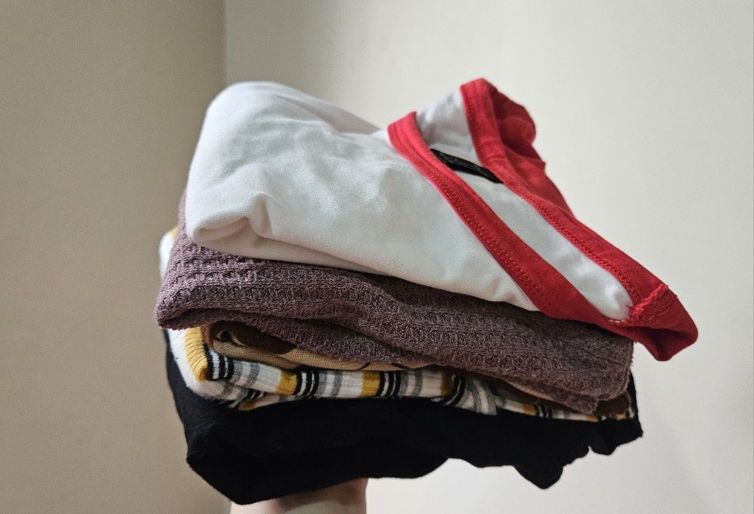 Crop top bundle SHEIN, LOVITO, DAZY with Freebie (Category: Shirts) located in Davao. Submitted by bvxbmvn (Listing ID 1455566342, Image 1). Description: Crop top bundle, 5 pieces fashionable tops last price posted sold as Bundle only Sizes respectively: 17 x 14 in (mauve) 17 x 15 in (pattern) 17 x 15 in (stripes) 15 x 14 in (black) 18 x 15.5 in (red/white) Best fit small-medium All shirts are stretchy, but thin fabrics so although some states Me