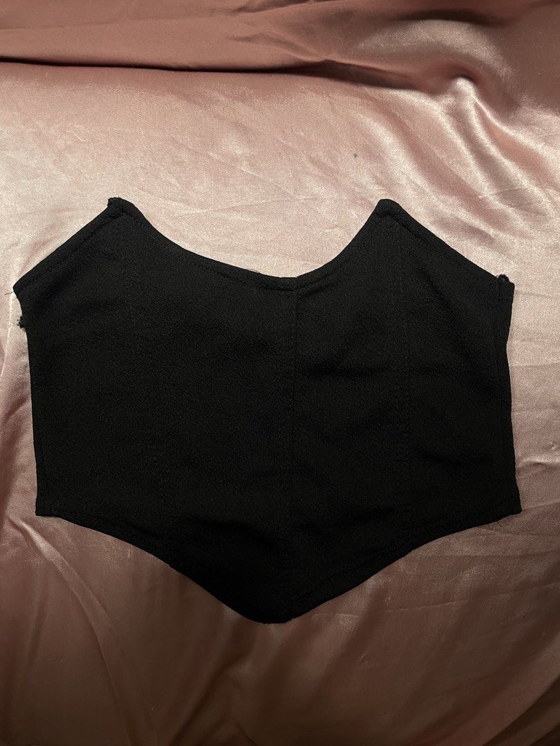 cropped corset inspired tube top (Category: Sleeveless) located in Manila. Submitted by miranduhh (Listing ID 1455668298, Image 1). Description: xxs-xs loc: pedro gil manila mop: online mod: self-book.