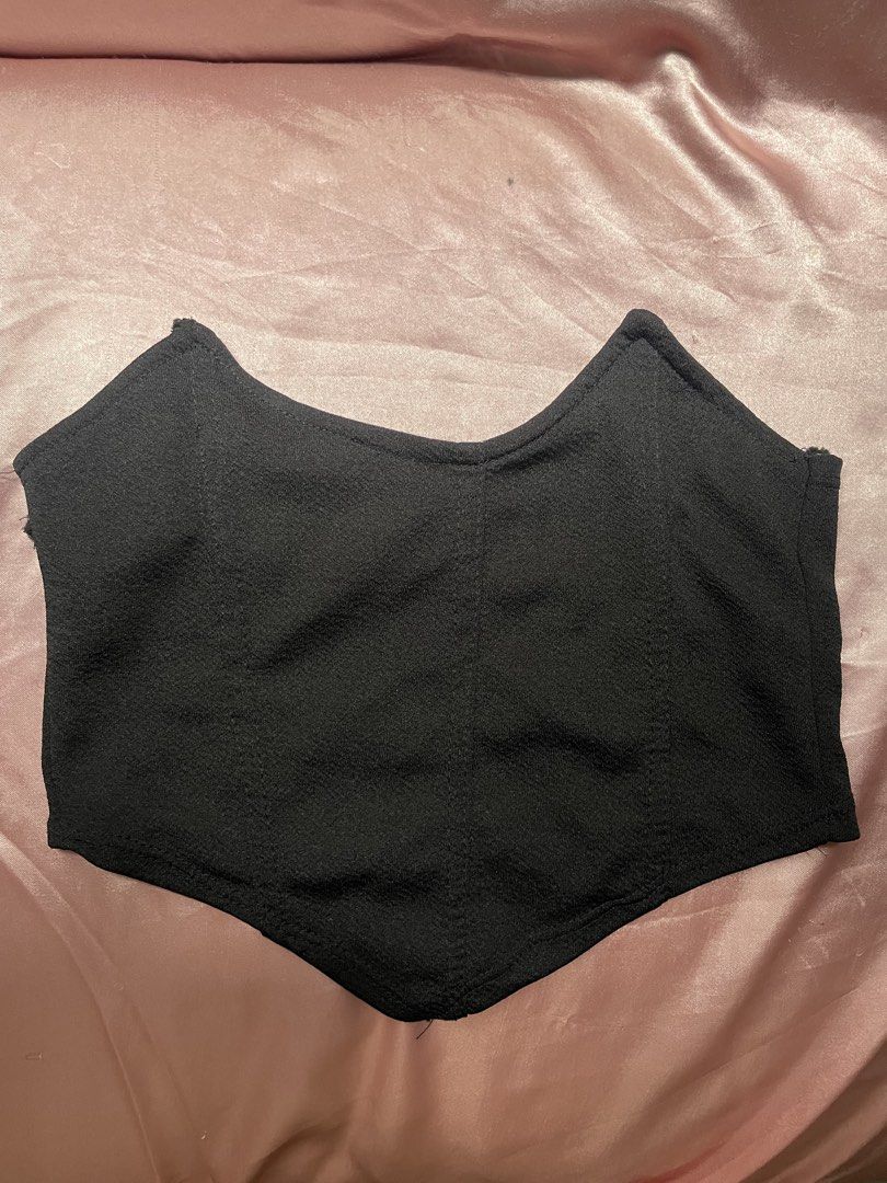cropped corset inspired tube top (Category: Sleeveless) located in Manila. Submitted by miranduhh (Listing ID 1455668298, Image 3). Description: xxs-xs loc: pedro gil manila mop: online mod: self-book.