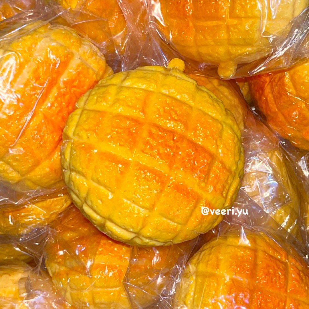 crunchy pineapple bun squishy (Category: Designer & Blind Box Toys) located in Manila. Submitted by veeri.yu (Listing ID 1455659399, Image 1). Description: ‼️READ BEFORE INQUIRING PLS‼️ this is brand new condition price is fixed check veeri.yu (tt) for squishy video 🤳 📍MANILA (near malacanang) 💸 mop gcash ONLY 📦 mod j&t or lalamove ONLY (no grab, lbc, flash, etc) for j&t: payment muna tas shipment lala: payment muna bago book shipment pm me p