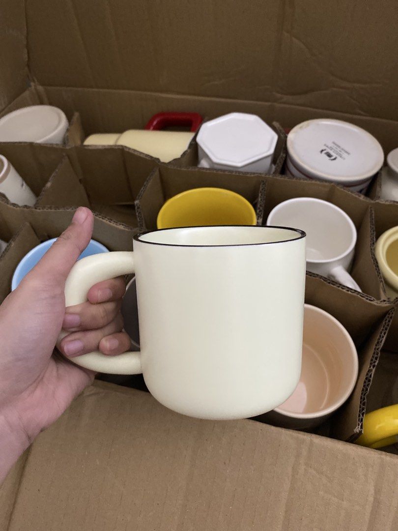CUTE CERAMIC MUGS WITH UNIQUE HANDLES (Category: Coffee & Tea Tableware) located in Dasmarinas. Submitted by andreachalamet (Listing ID 1455524650, Image 2). Description: .