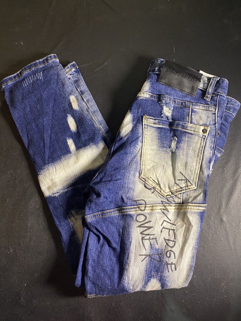 D squared distressed graffiti jeans (Category: Jeans) located in Manila. Submitted by ercmrsmam (Listing ID 1455627321, Image 1). Description: W30 L37 Hem 6 Crispy condition 9.5 color rate .
