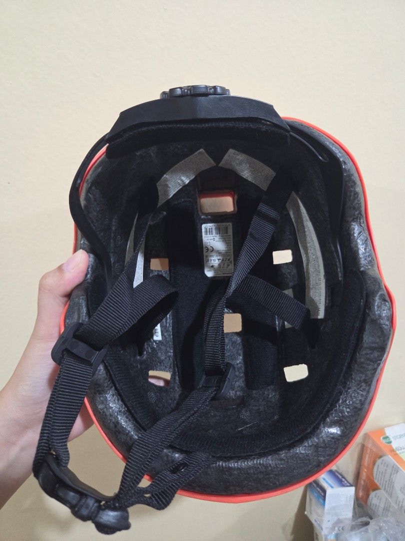 Decathlon Kids Helmet (Category: Bicycles) located in Makati City. Submitted by kayomi.20 (Listing ID 1455509267, Image 2). Description: Decathlon Kids' Inline Skating Skateboard Scooter Helmet All working parts (buckles, head size adjustment, foam inside are intact). Only flaws are black stains and light scratches on the outside (can be covered with stickers). Size: XS (47-52cm) approx 2-3yo.