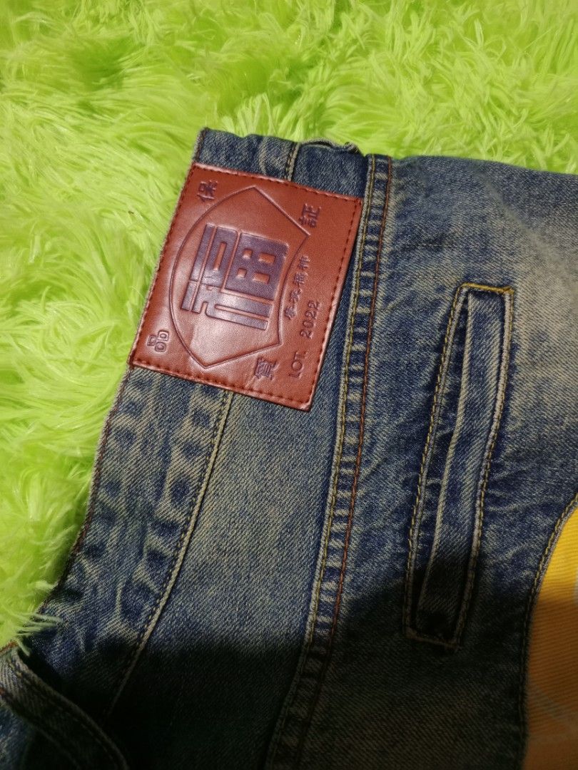Denim Jeans with Paisley Patch Design (Category: Jeans) located in Manila. Submitted by lenardanth13124 (Listing ID 1455652584, Image 3). Description: - Blue denim jeans - Size 34 - Unique faded wash effect - Eye-catching paisley patch on the back - Patch colors: Yellow, Blue, Red - Perfect statement piece for your outfit LENGTH: 40 WAIST: 35 HEM: 7.