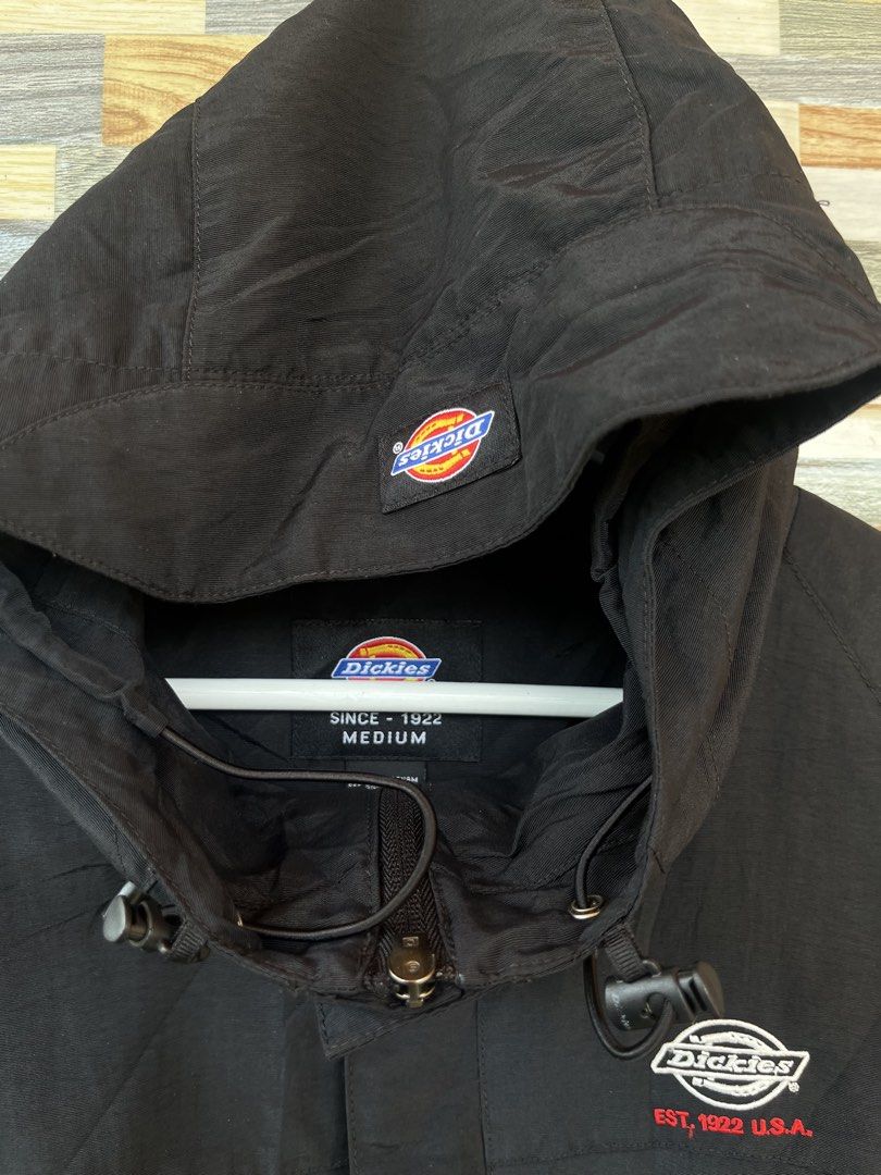 Dickies Black Hooded Jacket Medium (Category: Coats, Jackets and Outerwear) located in Molave. Submitted by find_danz (Listing ID 1455520513, Image 2). Description: Black Dickies hooded jacket. Size medium. Made in Vietnam. Has the classic Dickies logo on the chest and hood. The inside lining has a repeating Dickies pattern. Drawstrings on the hood and hem for adjustable fit. Great for everyday wear..