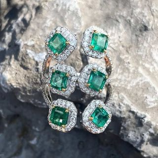 (Category: ) located in . Submitted by lovelotsdiamondd (Listing ID 1455541743, Image 1). Description: .