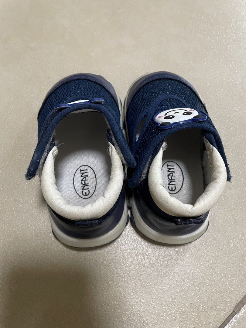 Enfant baby shoes (Category: Babies & Kids Fashion) located in Quezon City. Submitted by declutter-jen (Listing ID 1455581060, Image 3). Description: Enfant shoes Euro 21 Suitable for 7 to 14 months .