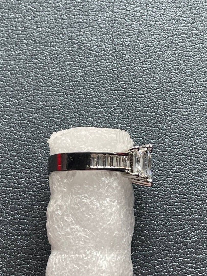 Negotiable Engagement ring sterling silver (Category: Rings) located in Dagupan City. Submitted by chichi_declutter (Listing ID 1455529678, Image 3). Description: -Guaranteed S925 NEGOTIABLE FOR SURE BUYER.