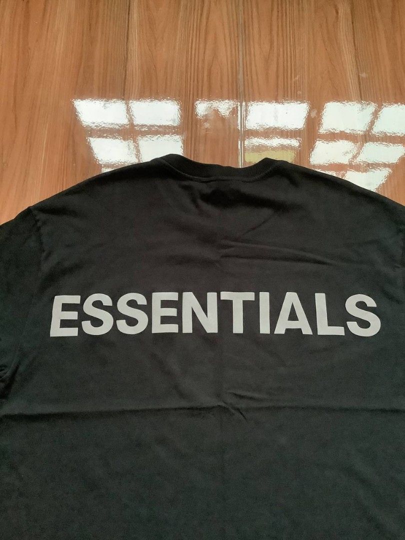 Essentials Fear of God (Category: Tshirts & Polo Shirts ) located in Canaman. Submitted by stayhypethrifted (Listing ID 1455513126, Image 3). Description: .