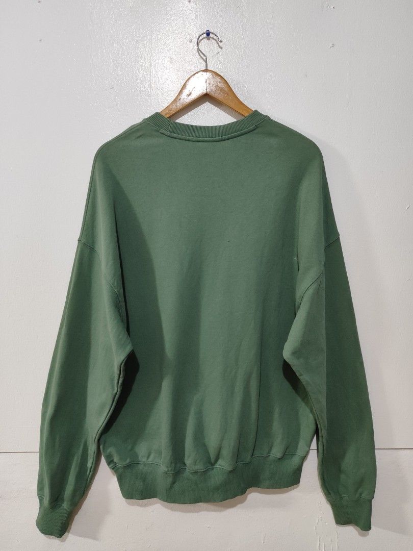 Fila Green Crewneck Long Sleeve (Category: Tshirts & Polo Shirts ) located in Manila. Submitted by ksayson (Listing ID 1455641474, Image 2). Description: Fila Crewneck Long Sleeve Preloved Size: Medium (Loose Fit) Dimes: 24x28 (WxH) Color Rate: 9.5/10 Issue: None RFS: Decluterring Courier (JNT/Lalamove) 📍Tondo, Manila.