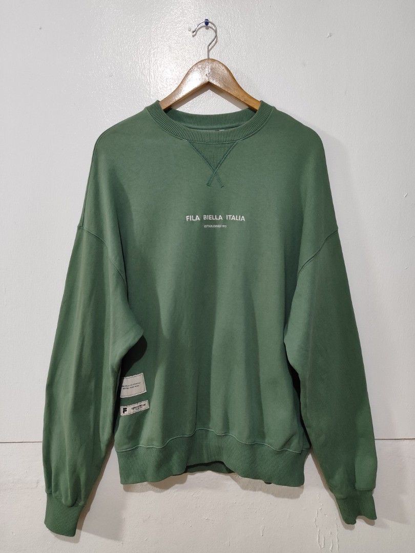 Fila Green Crewneck Long Sleeve (Category: Tshirts & Polo Shirts ) located in Manila. Submitted by ksayson (Listing ID 1455641474, Image 1). Description: Fila Crewneck Long Sleeve Preloved Size: Medium (Loose Fit) Dimes: 24x28 (WxH) Color Rate: 9.5/10 Issue: None RFS: Decluterring Courier (JNT/Lalamove) 📍Tondo, Manila.