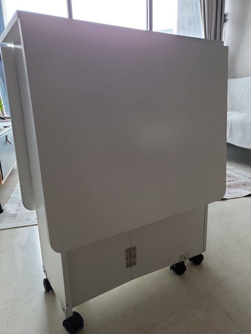 Foldable table (Category: Other Kitchenware & Tableware) located in Kuala Lumpur. Submitted by cin21carino (Listing ID 1455554162, Image 1). Description: .