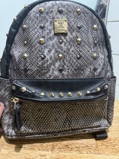 (Category: ) located in . Submitted by girlslovepurses (Listing ID 1455654020, Image 1). Description: .