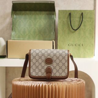 （分類：）位於 。 由 bellezza. 提交（商品編號 1455531925，圖片 1）。簡介： 。