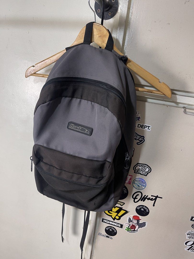 hawk bag pack - psg condition - black gray🖤🩶 (Category: Backpacks) located in Taguig. Submitted by _blisskarte_ (Listing ID 1455584366, Image 2). Description: hawk bag pack - psg condition - black gray🖤🩶 psg condi issue: check last 2 pics 📌taguig city message me 📥📥 .