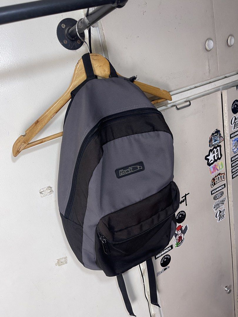 hawk bag pack - psg condition - black gray🖤🩶 (Category: Backpacks) located in Taguig. Submitted by _blisskarte_ (Listing ID 1455584366, Image 3). Description: hawk bag pack - psg condition - black gray🖤🩶 psg condi issue: check last 2 pics 📌taguig city message me 📥📥 .